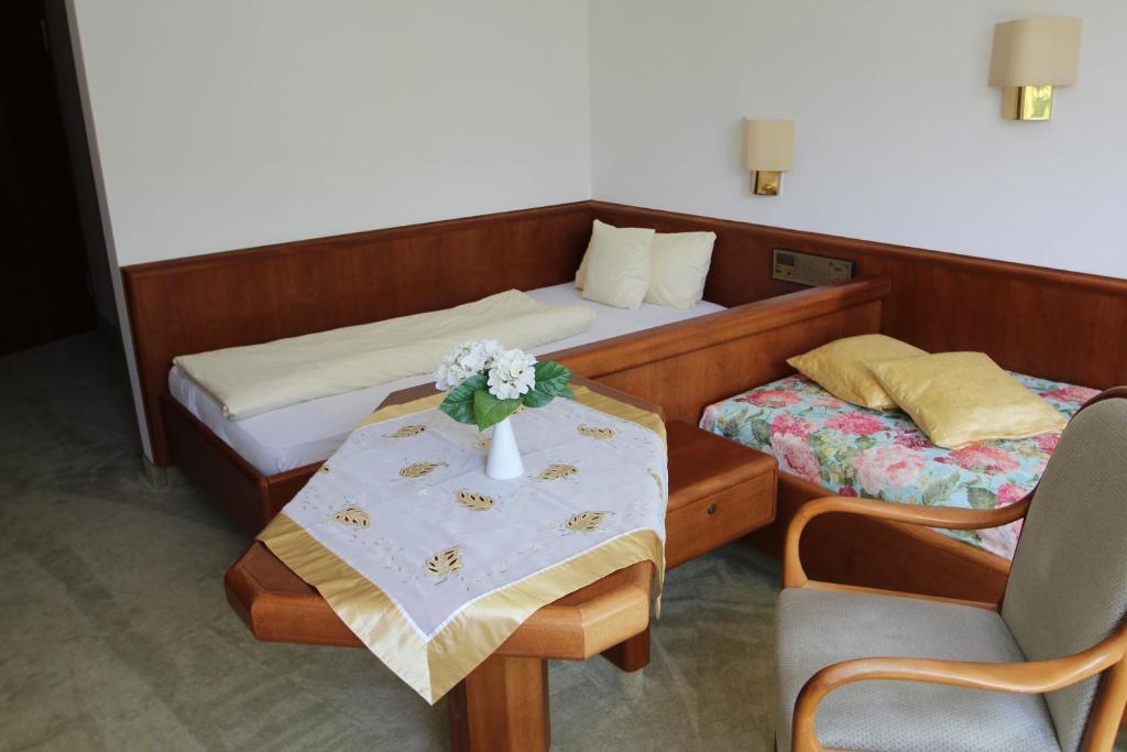 Hotel Am Kurpark Bad Wimpfen Kamer foto