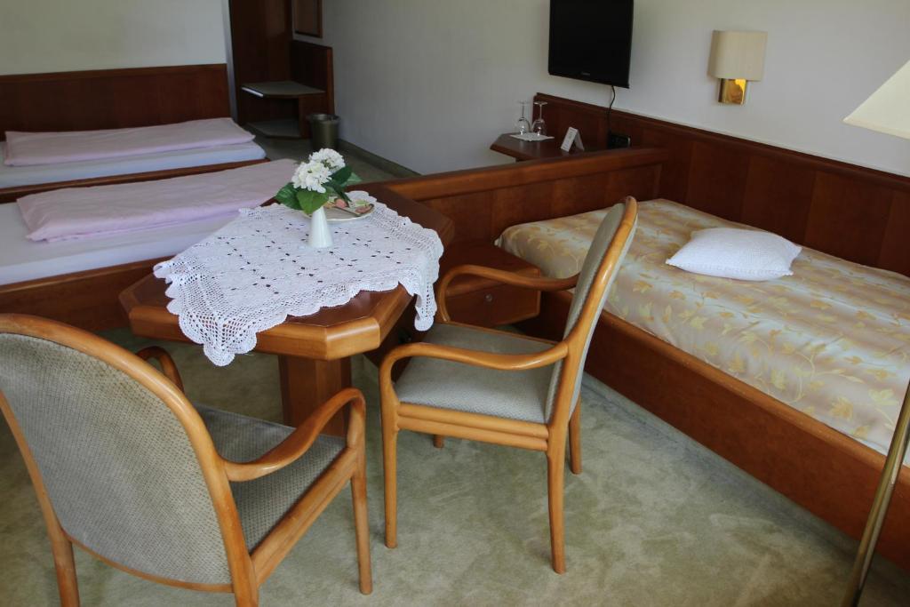 Hotel Am Kurpark Bad Wimpfen Kamer foto