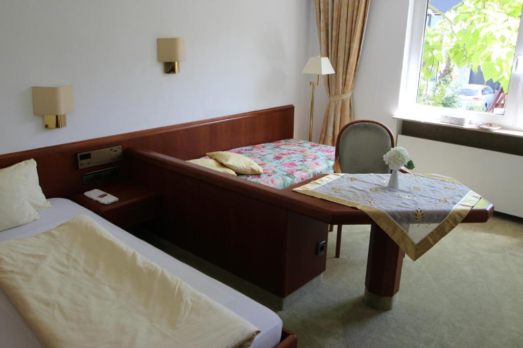 Hotel Am Kurpark Bad Wimpfen Kamer foto